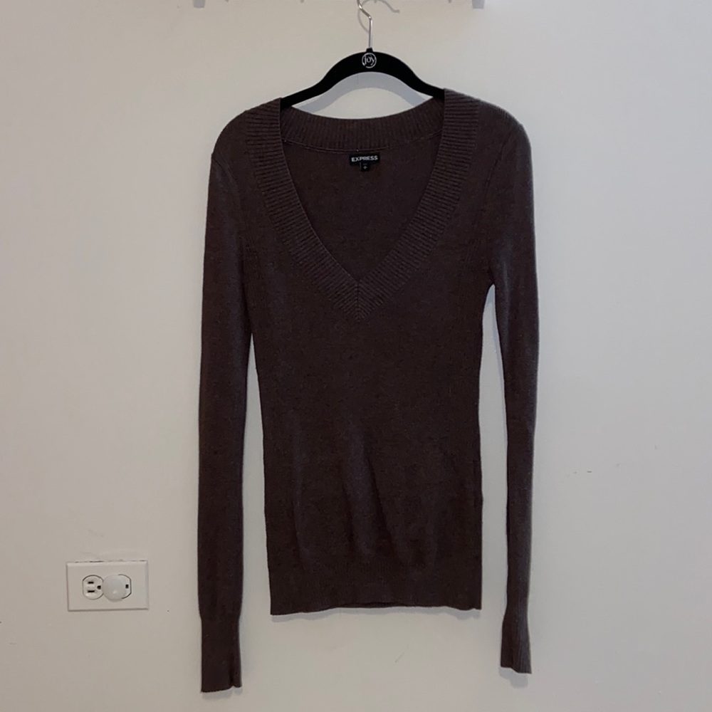 Brown V-neck sweater, size small